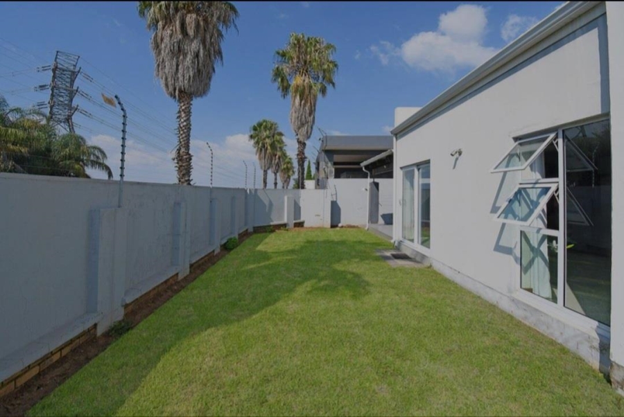 4 Bedroom Property for Sale in Noordwyk Gauteng