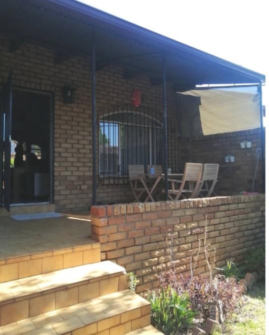 To Let 1 Bedroom Property for Rent in Lyndhurst Gauteng