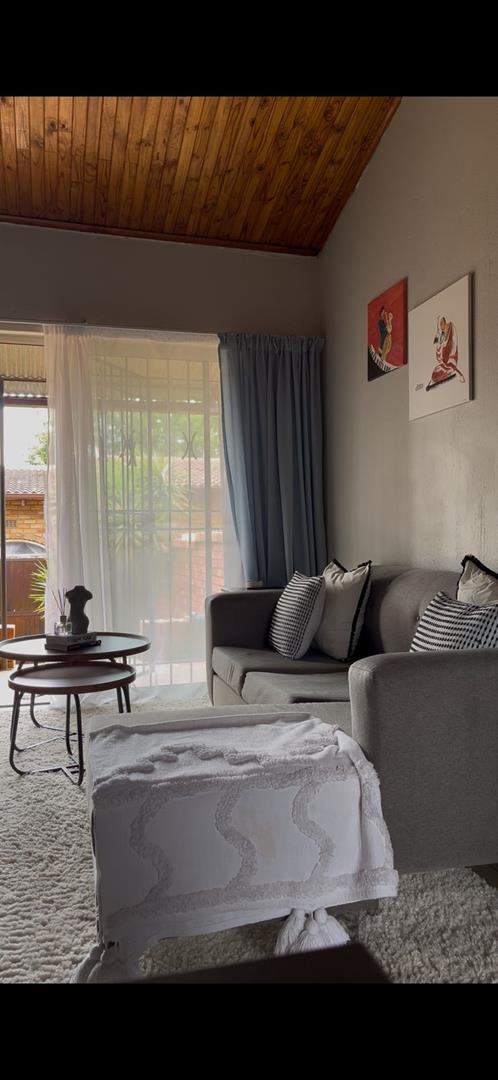 To Let 1 Bedroom Property for Rent in Lyndhurst Gauteng