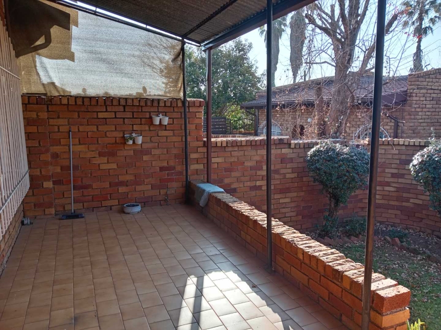 1 Bedroom Property for Sale in Lyndhurst Gauteng