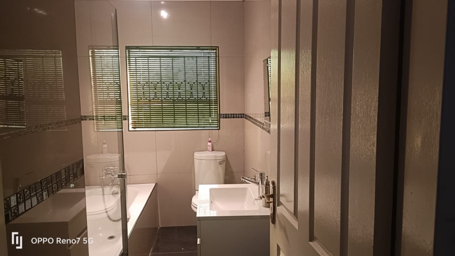 3 Bedroom Property for Sale in Dunnottar Gauteng