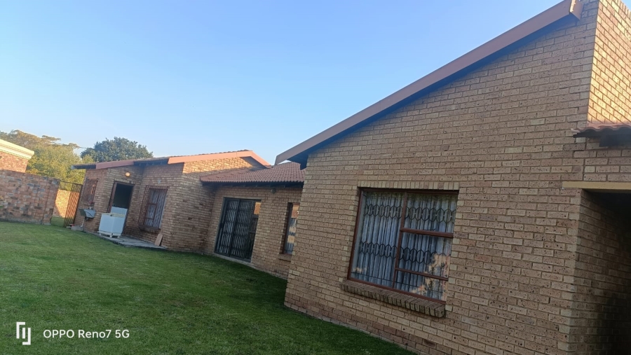 3 Bedroom Property for Sale in Dunnottar Gauteng