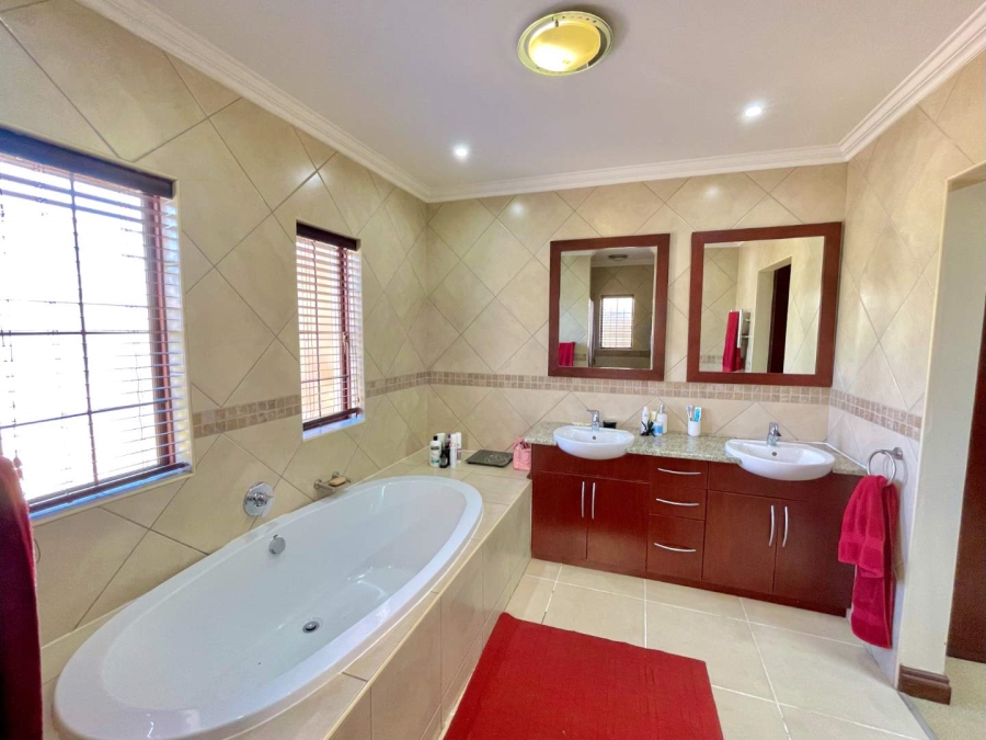 3 Bedroom Property for Sale in Olympus Gauteng