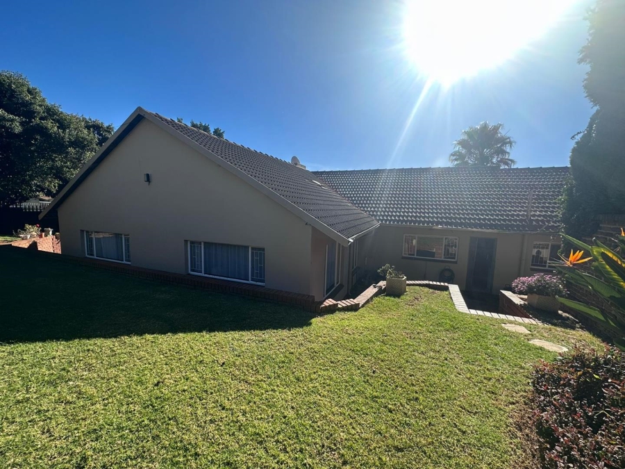 To Let 3 Bedroom Property for Rent in Roodekrans Gauteng