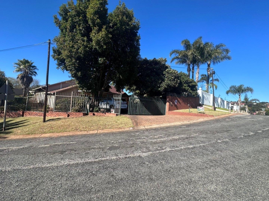 To Let 3 Bedroom Property for Rent in Roodekrans Gauteng