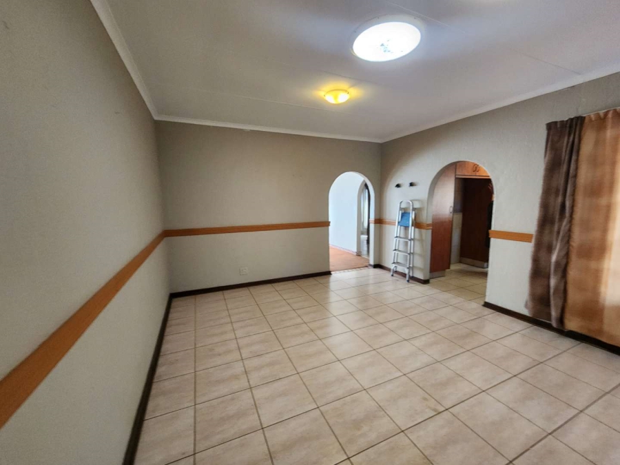 To Let 3 Bedroom Property for Rent in Roodekrans Gauteng