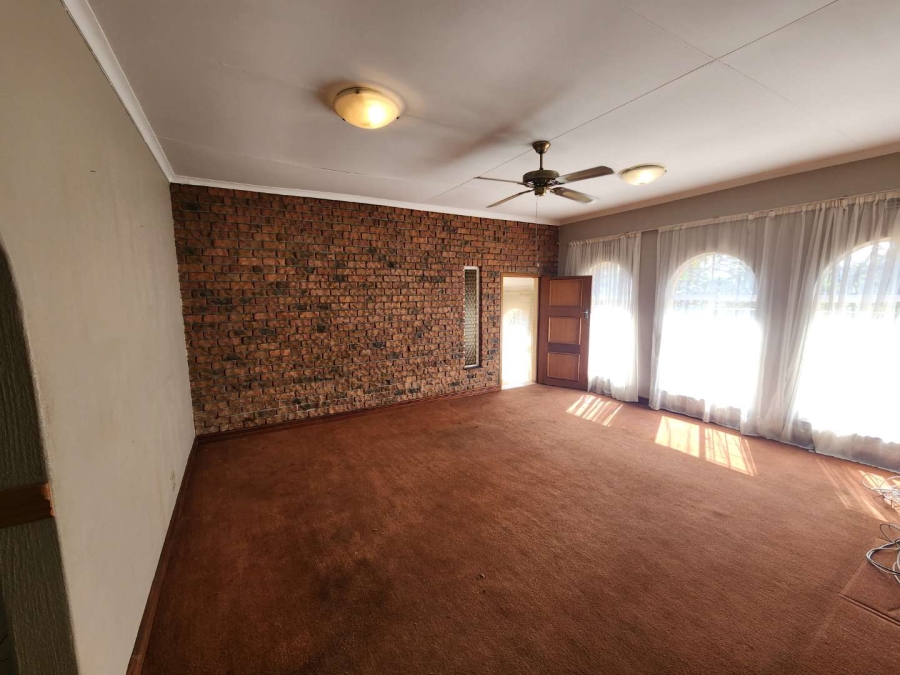 To Let 3 Bedroom Property for Rent in Roodekrans Gauteng