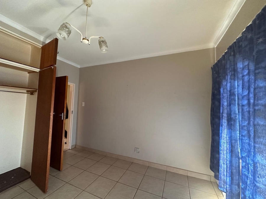 To Let 3 Bedroom Property for Rent in Roodekrans Gauteng
