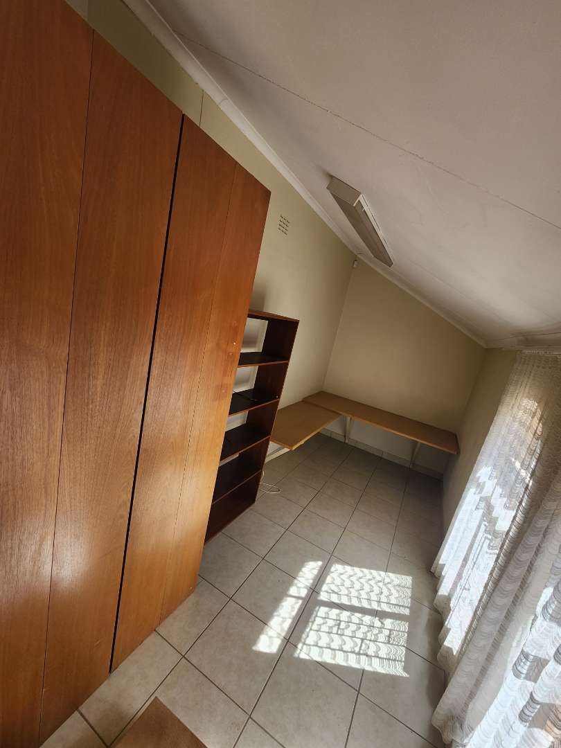 To Let 3 Bedroom Property for Rent in Roodekrans Gauteng