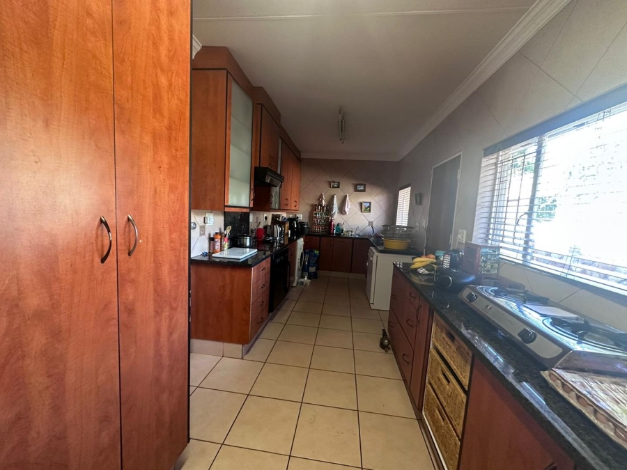 To Let 3 Bedroom Property for Rent in Roodekrans Gauteng