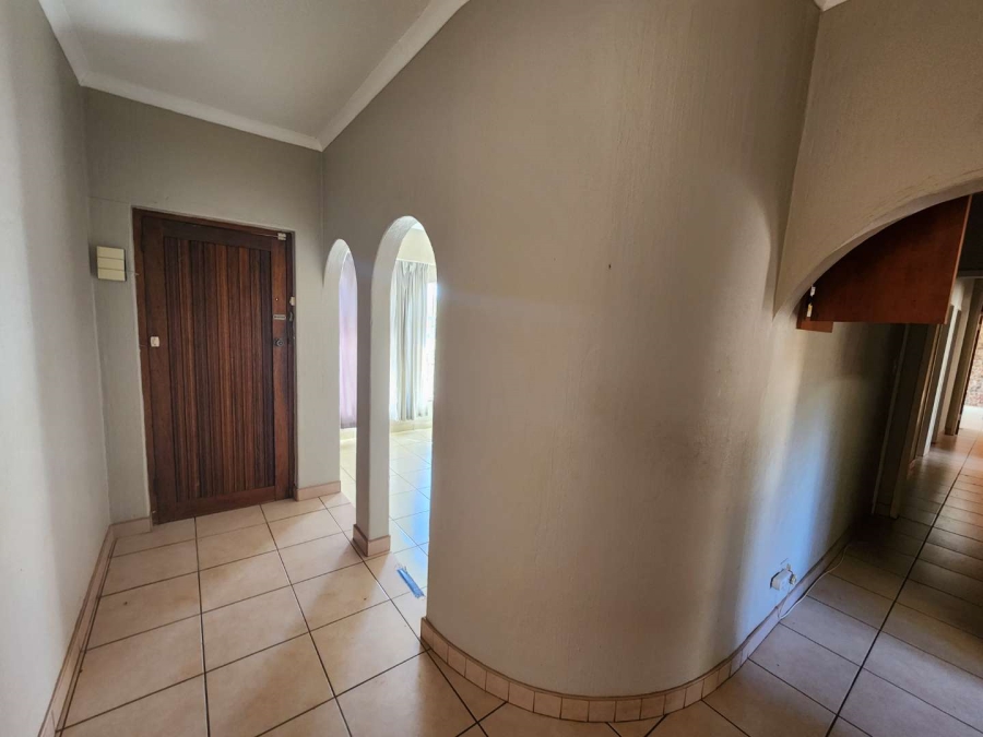To Let 3 Bedroom Property for Rent in Roodekrans Gauteng