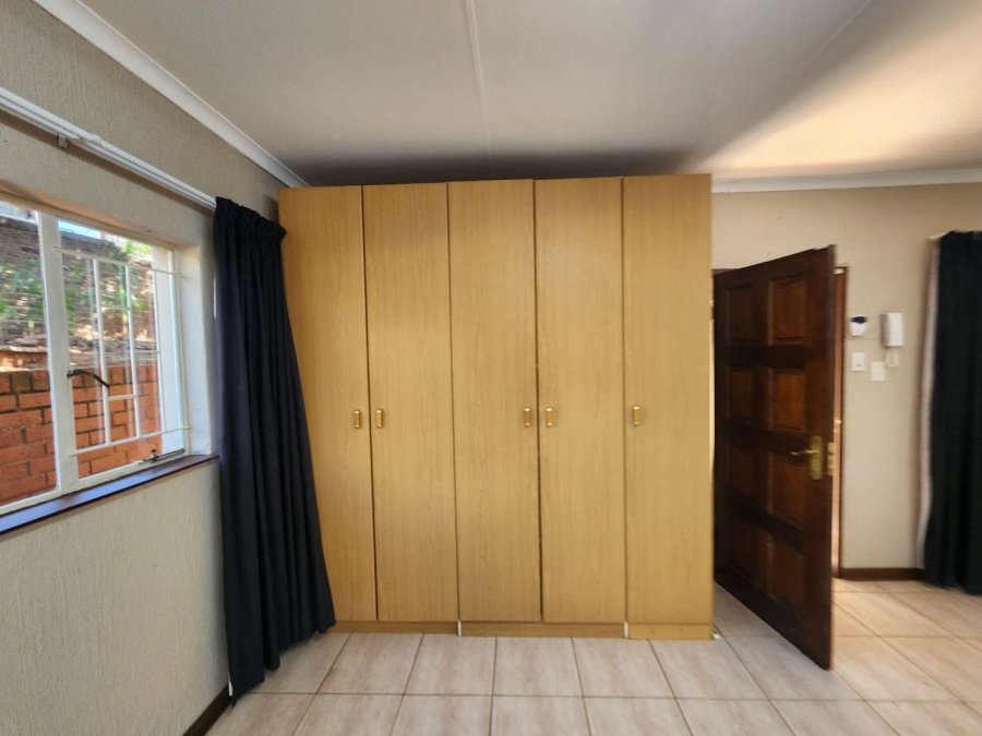 To Let 3 Bedroom Property for Rent in Roodekrans Gauteng