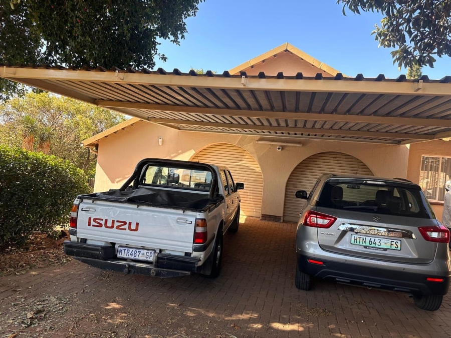 To Let 3 Bedroom Property for Rent in Roodekrans Gauteng