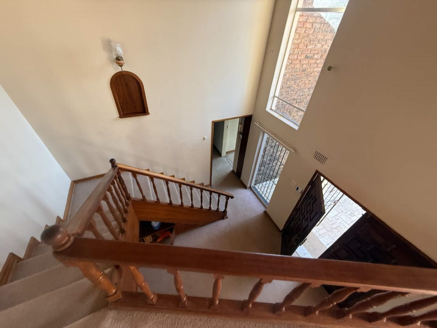 To Let 4 Bedroom Property for Rent in Florida Hills Gauteng