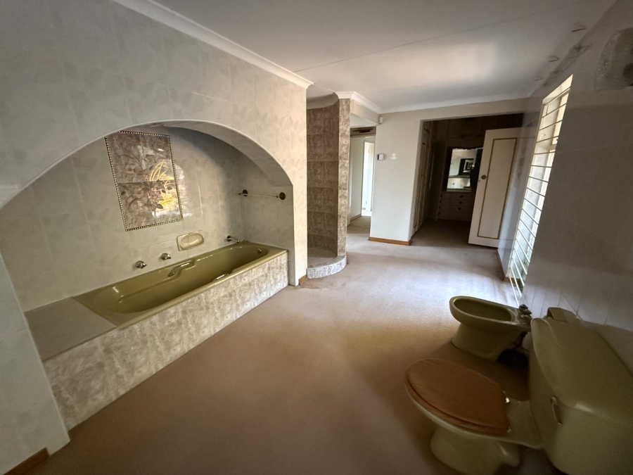 To Let 4 Bedroom Property for Rent in Florida Hills Gauteng