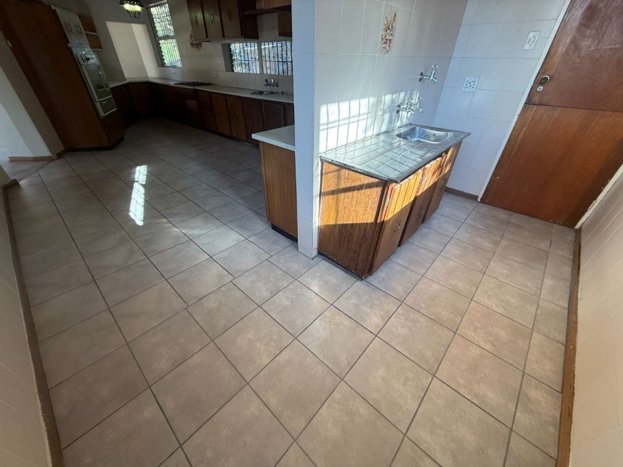 To Let 4 Bedroom Property for Rent in Florida Hills Gauteng