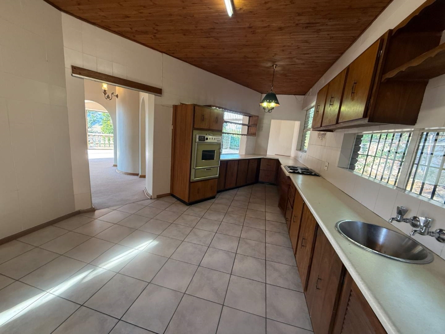 To Let 4 Bedroom Property for Rent in Florida Hills Gauteng
