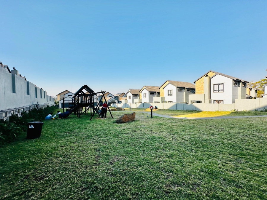 To Let 3 Bedroom Property for Rent in Fourways Gauteng
