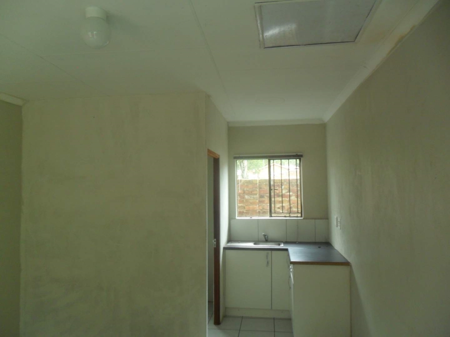 To Let 1 Bedroom Property for Rent in Silverton Gauteng