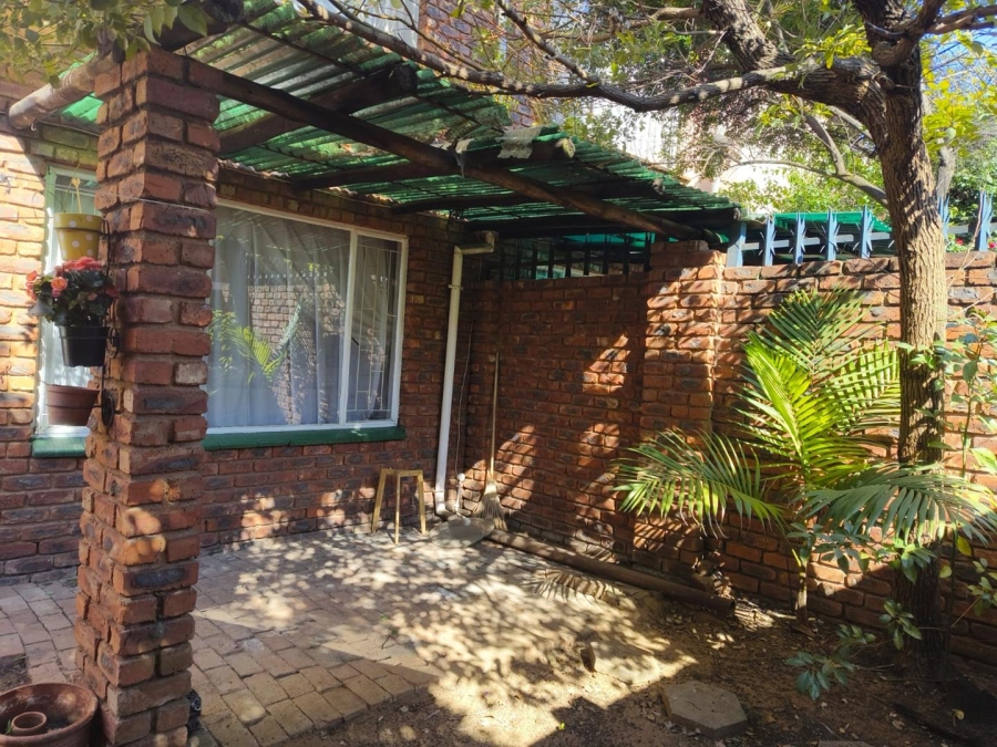 2 Bedroom Property for Sale in Silverton Gauteng