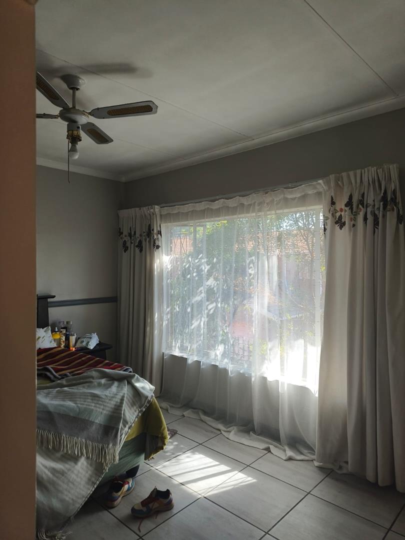 2 Bedroom Property for Sale in Silverton Gauteng
