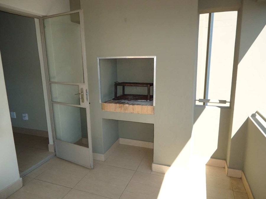 To Let 2 Bedroom Property for Rent in Moregloed Gauteng