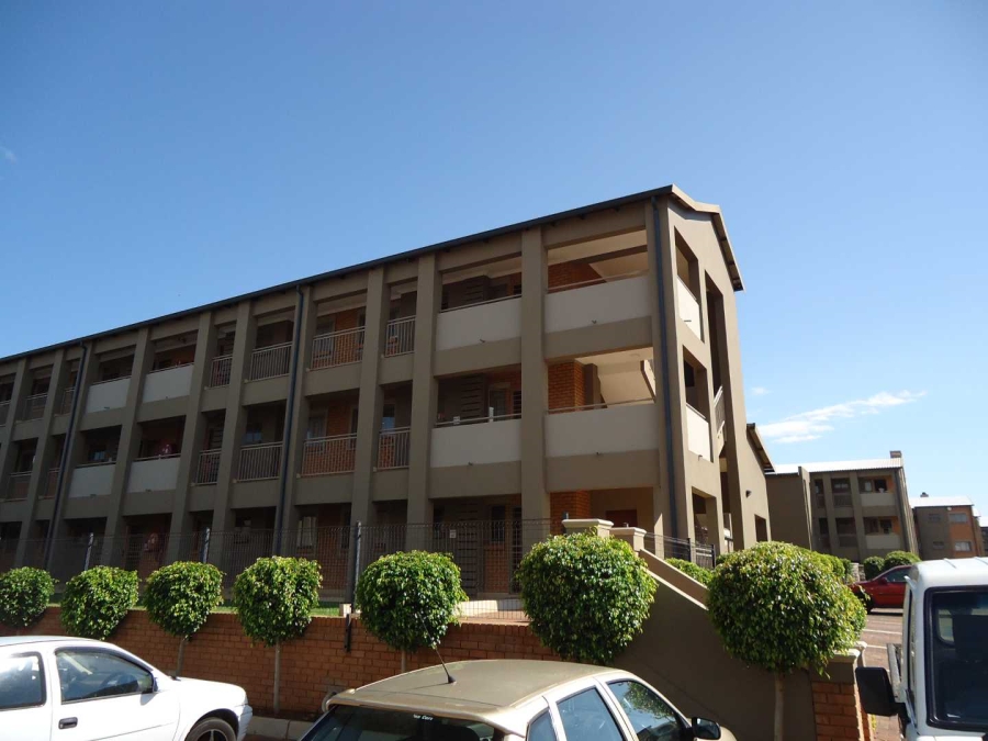 To Let 2 Bedroom Property for Rent in Moregloed Gauteng