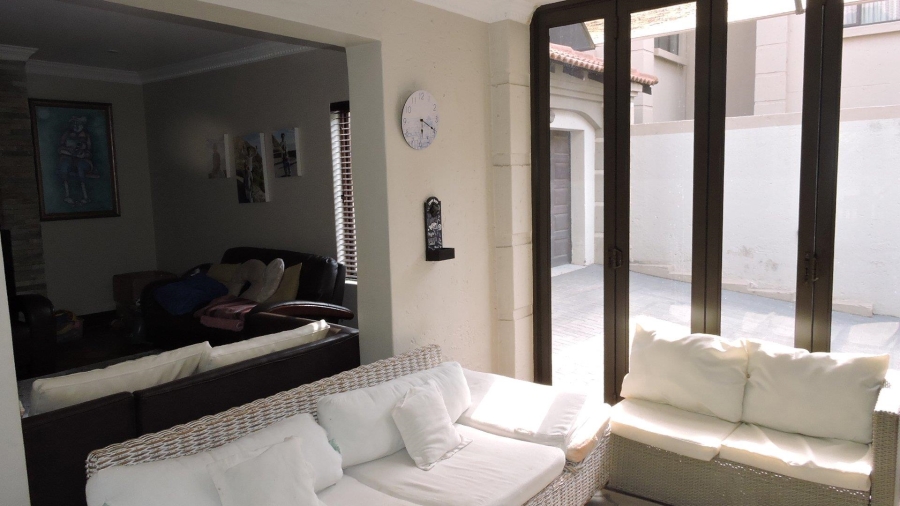 5 Bedroom Property for Sale in Moreleta Park Gauteng