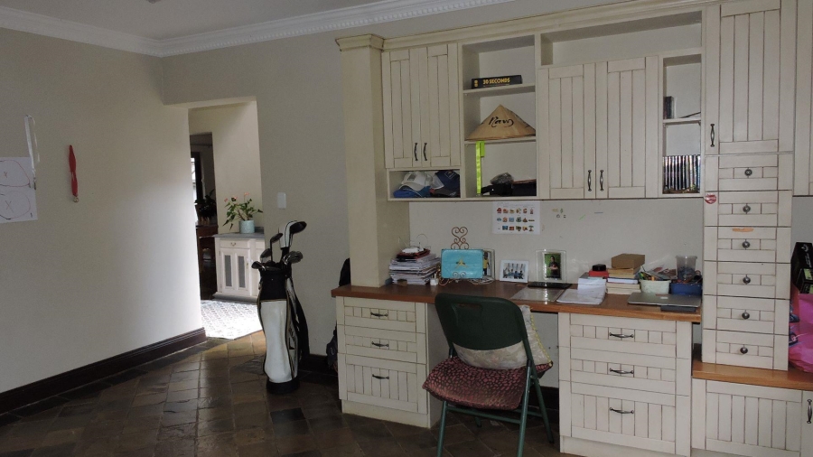 5 Bedroom Property for Sale in Moreleta Park Gauteng