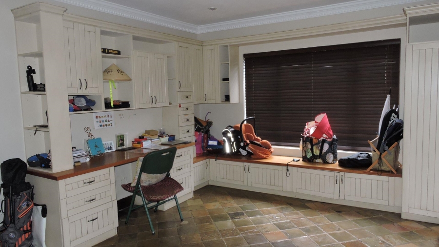 5 Bedroom Property for Sale in Moreleta Park Gauteng