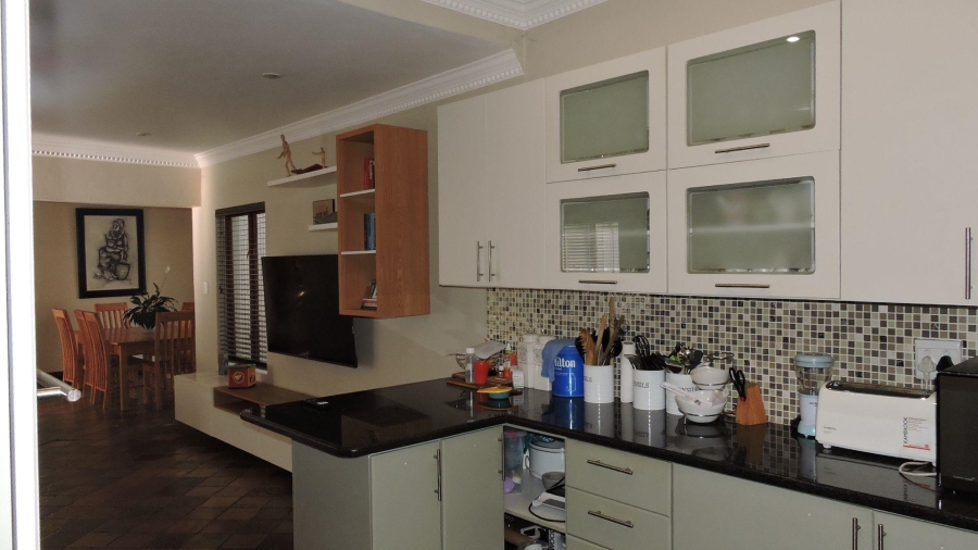 5 Bedroom Property for Sale in Moreleta Park Gauteng