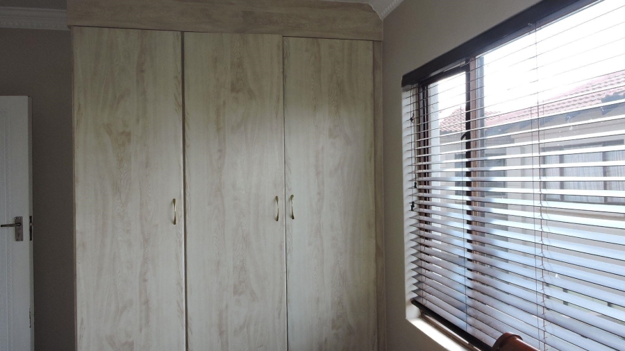 5 Bedroom Property for Sale in Moreleta Park Gauteng