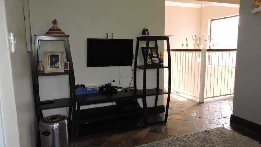 5 Bedroom Property for Sale in Moreleta Park Gauteng