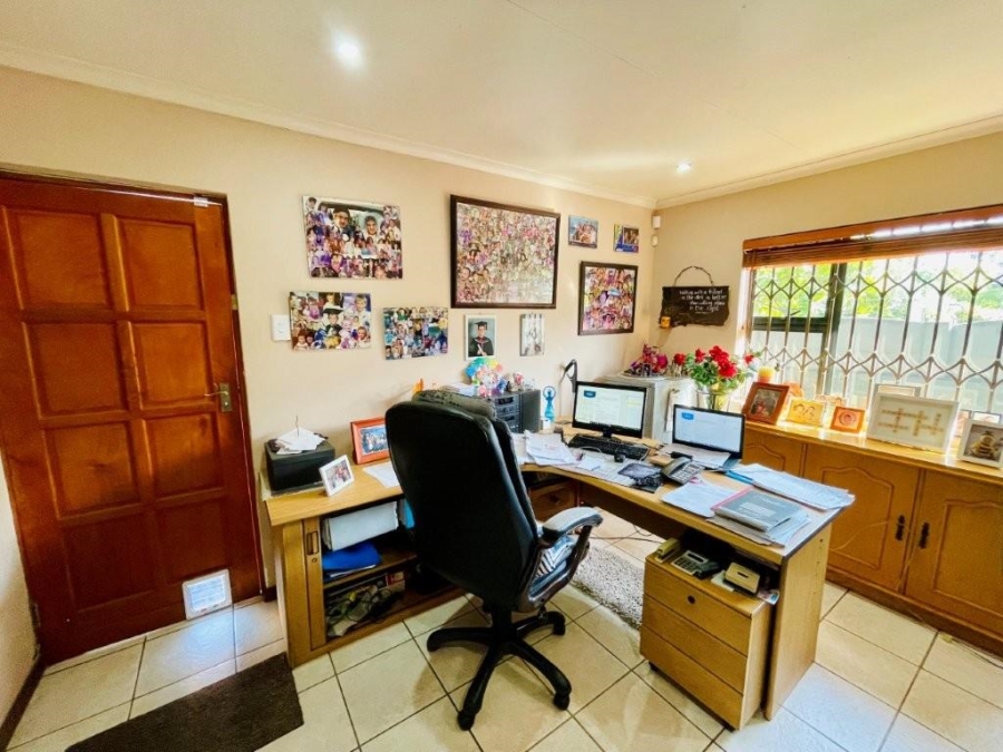 3 Bedroom Property for Sale in Brackenhurst Gauteng