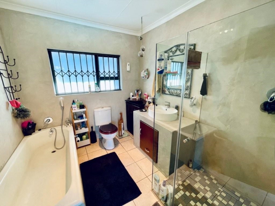 3 Bedroom Property for Sale in Brackenhurst Gauteng