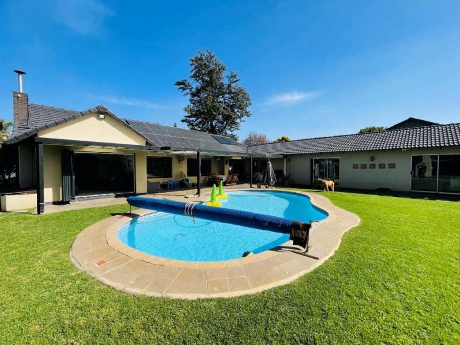 3 Bedroom Property for Sale in Brackenhurst Gauteng