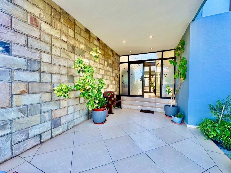 4 Bedroom Property for Sale in Aspen Hills Gauteng