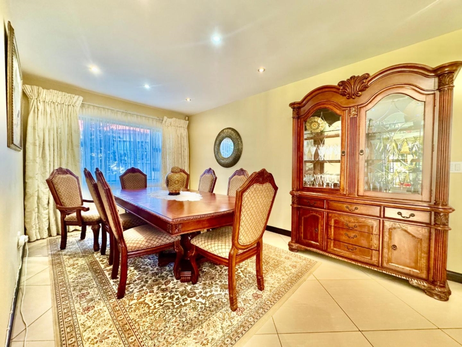 4 Bedroom Property for Sale in Aspen Hills Gauteng