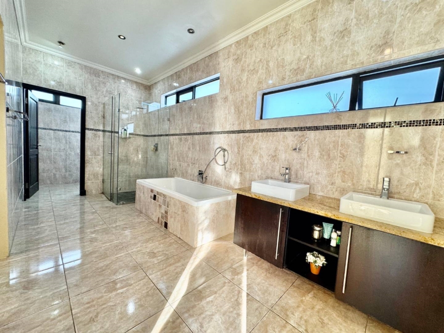 4 Bedroom Property for Sale in Aspen Hills Gauteng