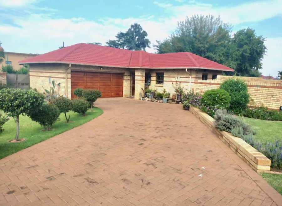 2 Bedroom Property for Sale in New Market Gauteng