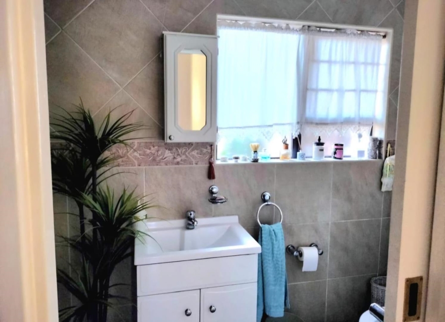 2 Bedroom Property for Sale in New Market Gauteng