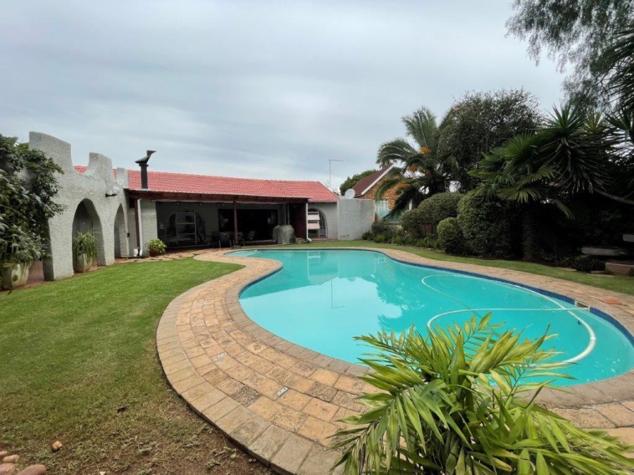 3 Bedroom Property for Sale in Albemarle Ext 2 Gauteng