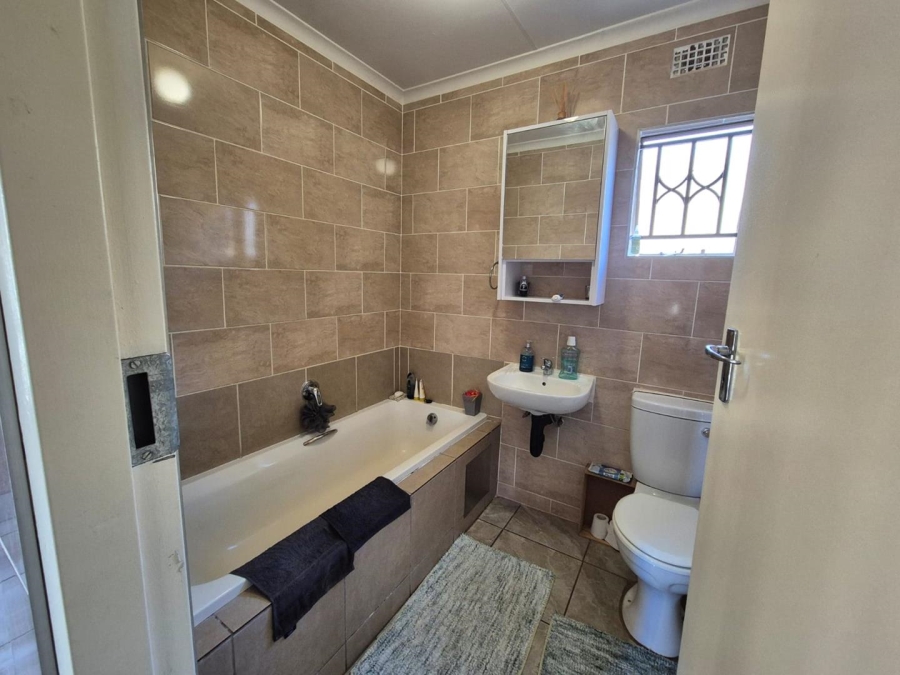 2 Bedroom Property for Sale in Sky City Gauteng