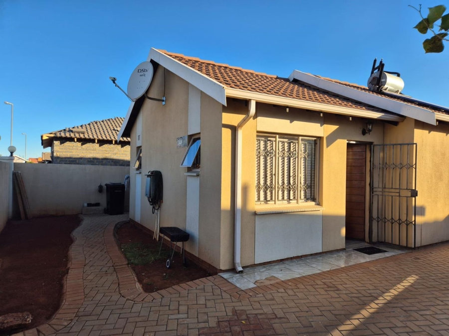 2 Bedroom Property for Sale in Sky City Gauteng