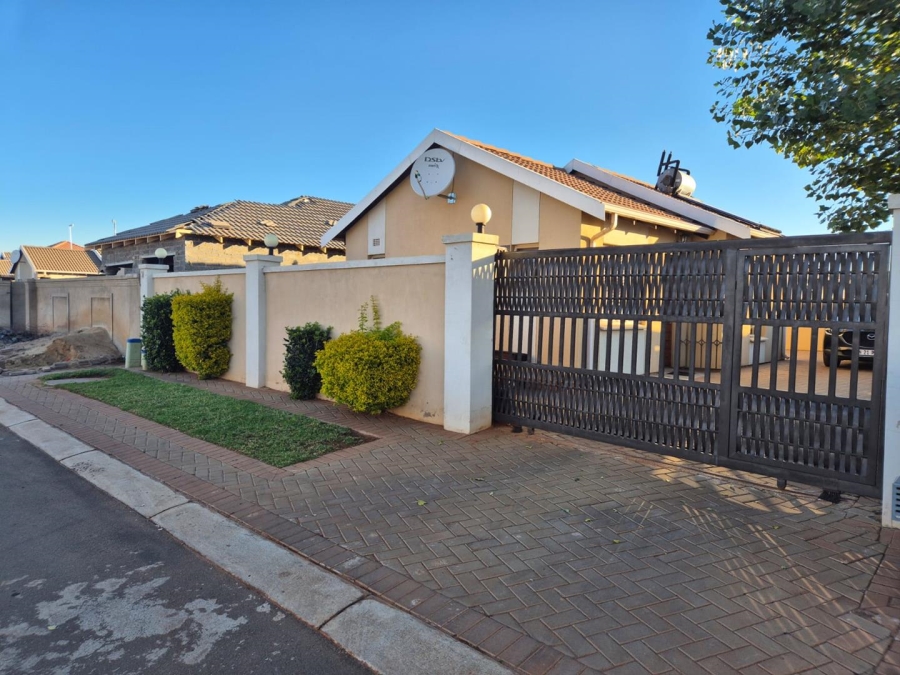 2 Bedroom Property for Sale in Sky City Gauteng