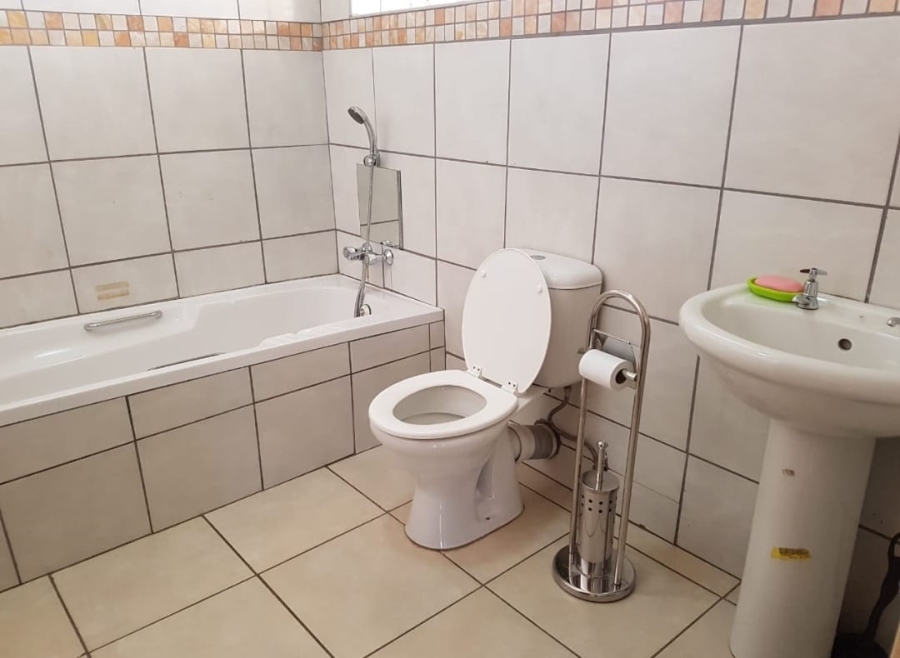 To Let 4 Bedroom Property for Rent in Alberton Gauteng