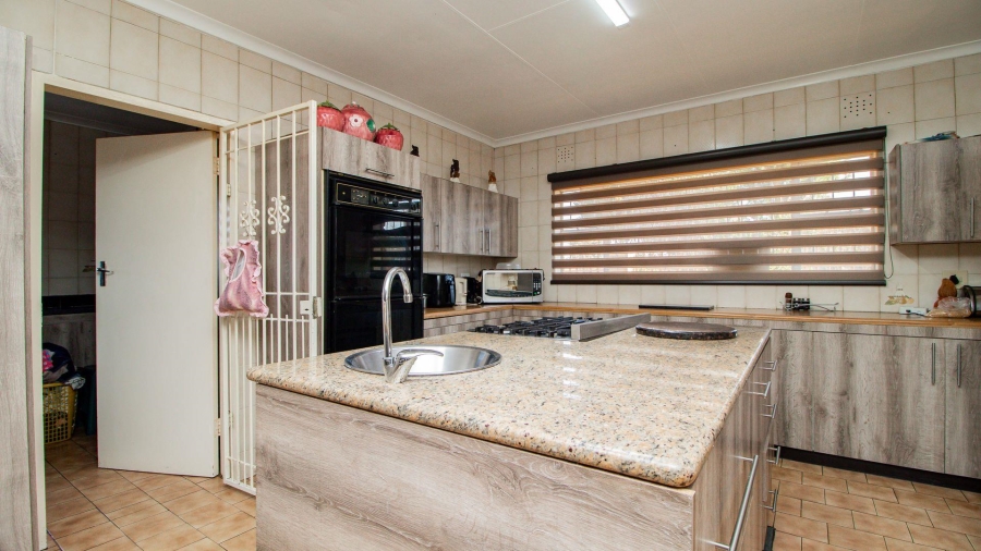 3 Bedroom Property for Sale in Bakerton Gauteng