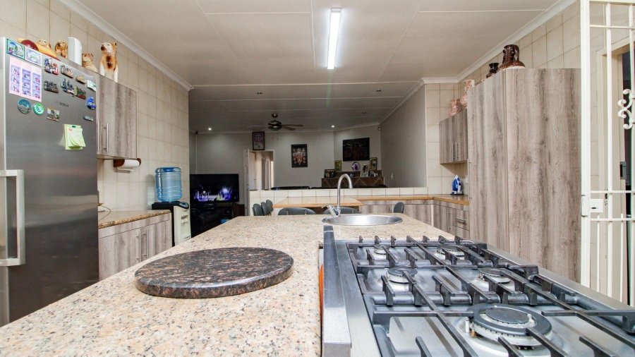 3 Bedroom Property for Sale in Bakerton Gauteng