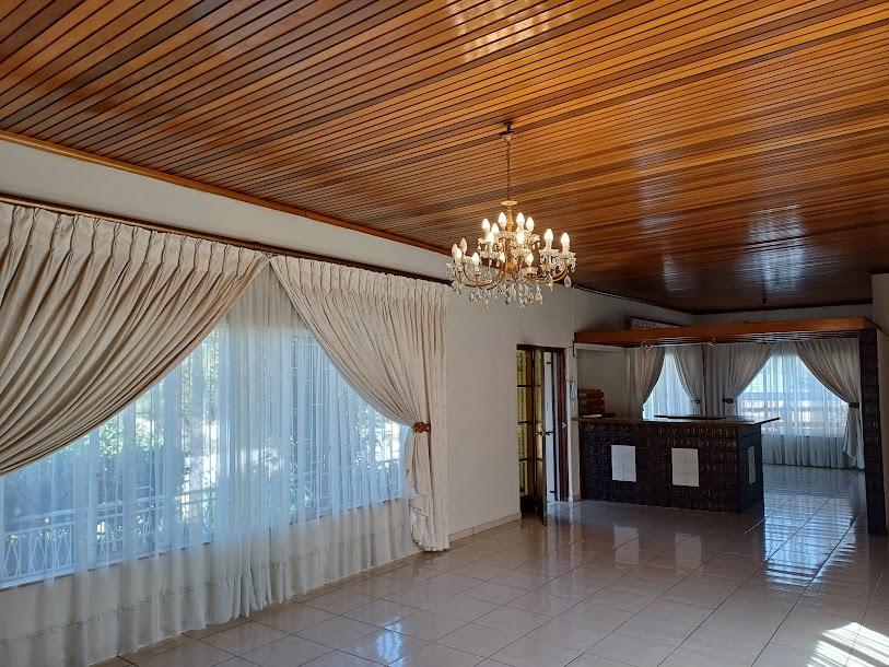 4 Bedroom Property for Sale in Mondeor Gauteng