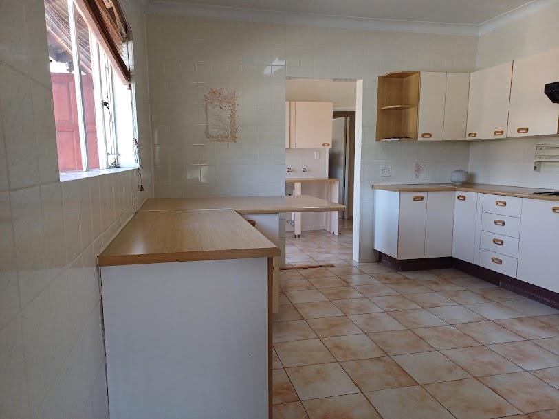 4 Bedroom Property for Sale in Mondeor Gauteng